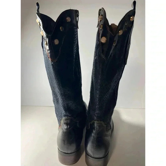 Black Floral Women's Boots - Picture 4 of 9